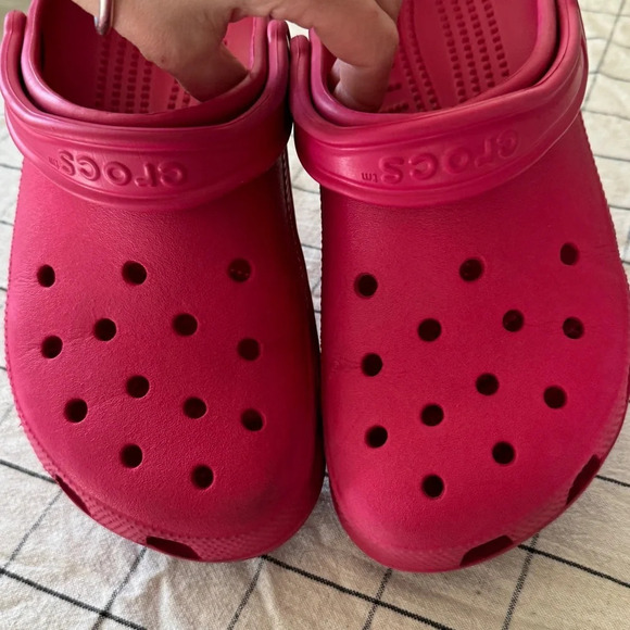 CROCS classic clogs slides women’s shoes sandals barbie pink water unisex 8 / 10 - Picture 2 of 4